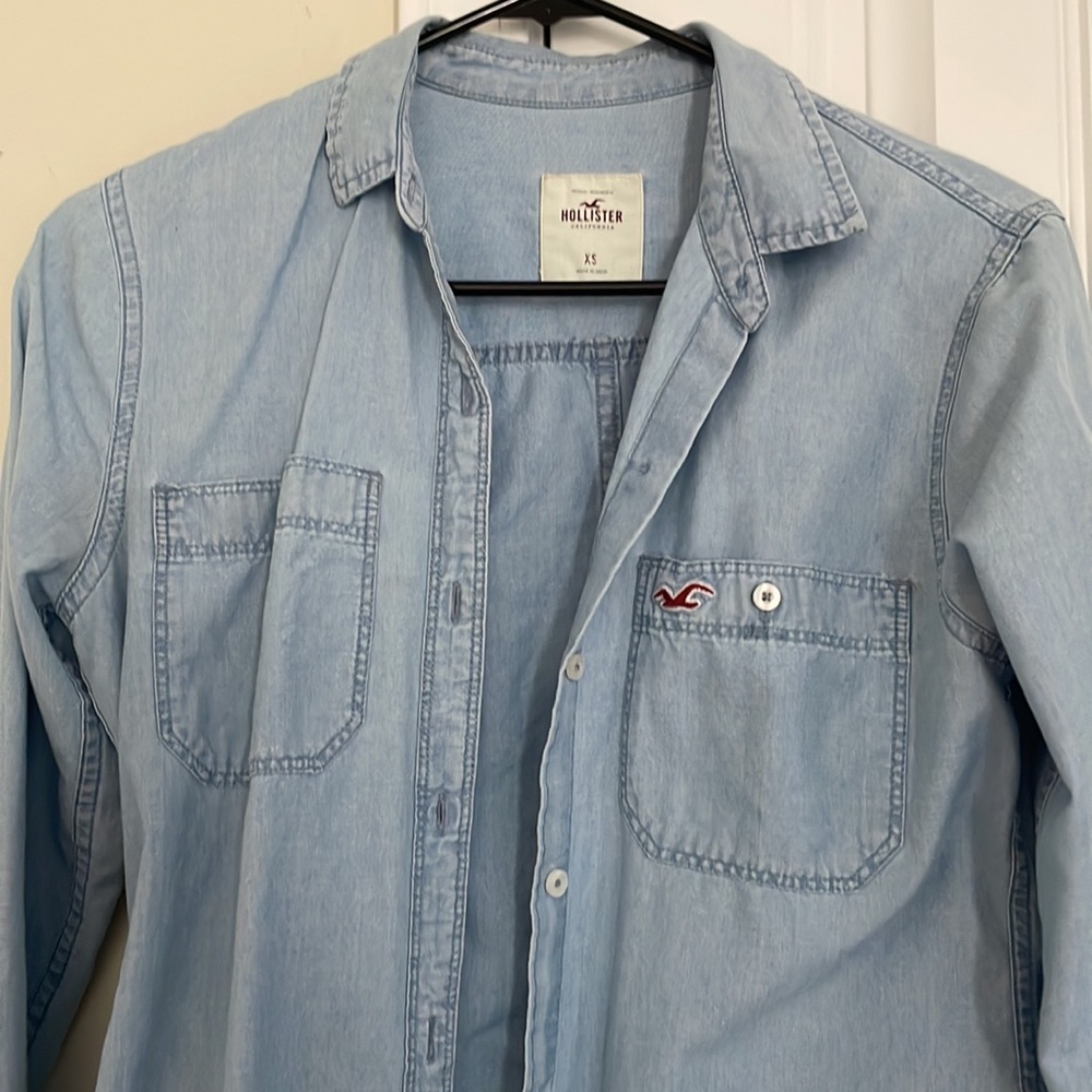 Hollister button up top